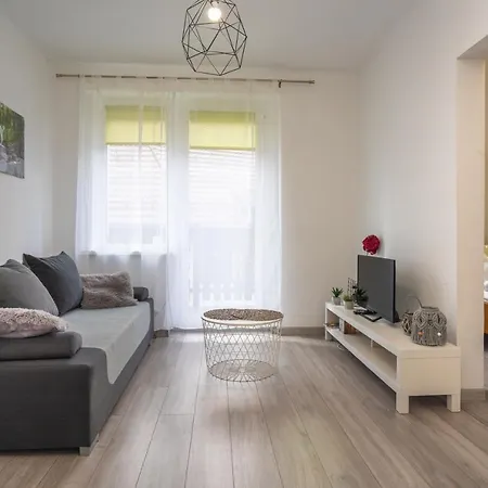 Regina Apartment